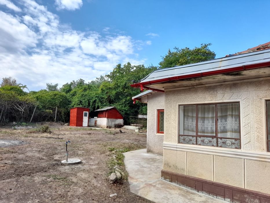 Casa si teren de vanzare sat Izvorul Dulce