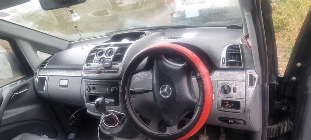 Vand sau schimb -Mercedes  vito 8+1 volan dreapta
