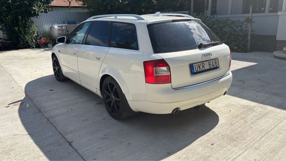 Audi A4 1.8 benzina numere de Suedia