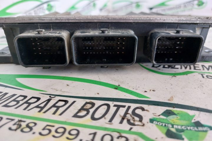 Calculator motor ECU 8200513113 Dacia Logan prima generatie