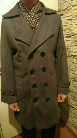 Пальто серого цвета р.46-48-50