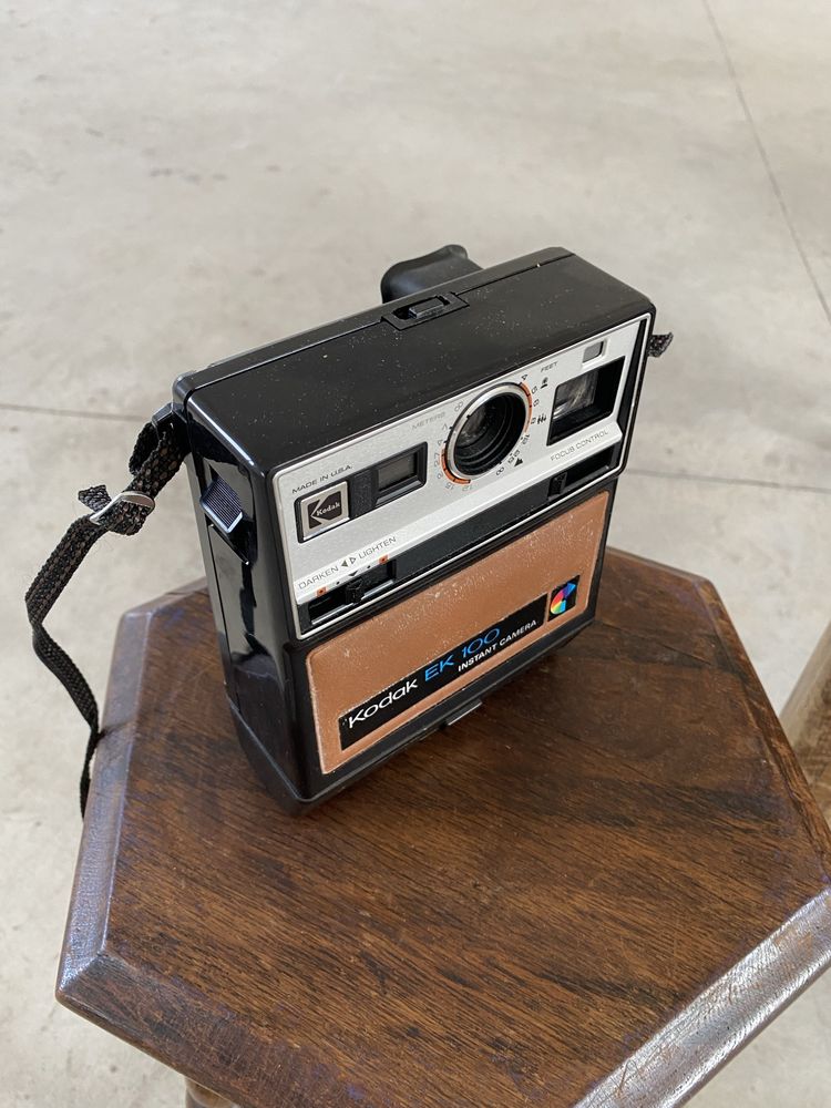 Ретро фотоапарат KODAK ЕК100 instant camera