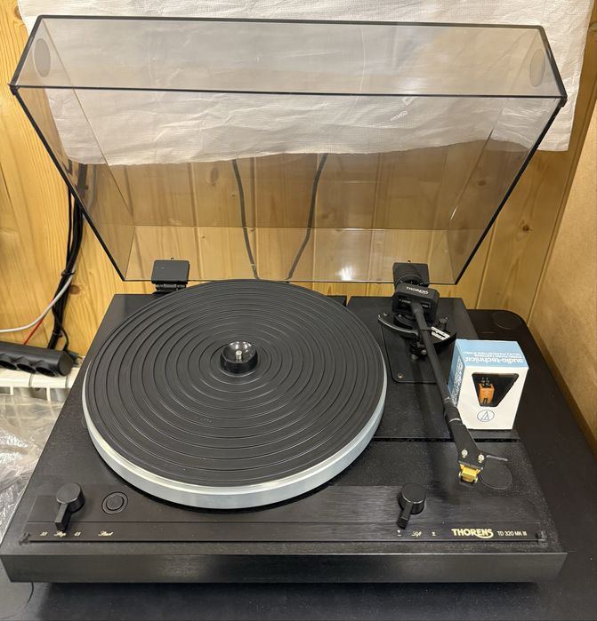 Проигрыватель пластинок Thorens TD320 MKIII + AT120E