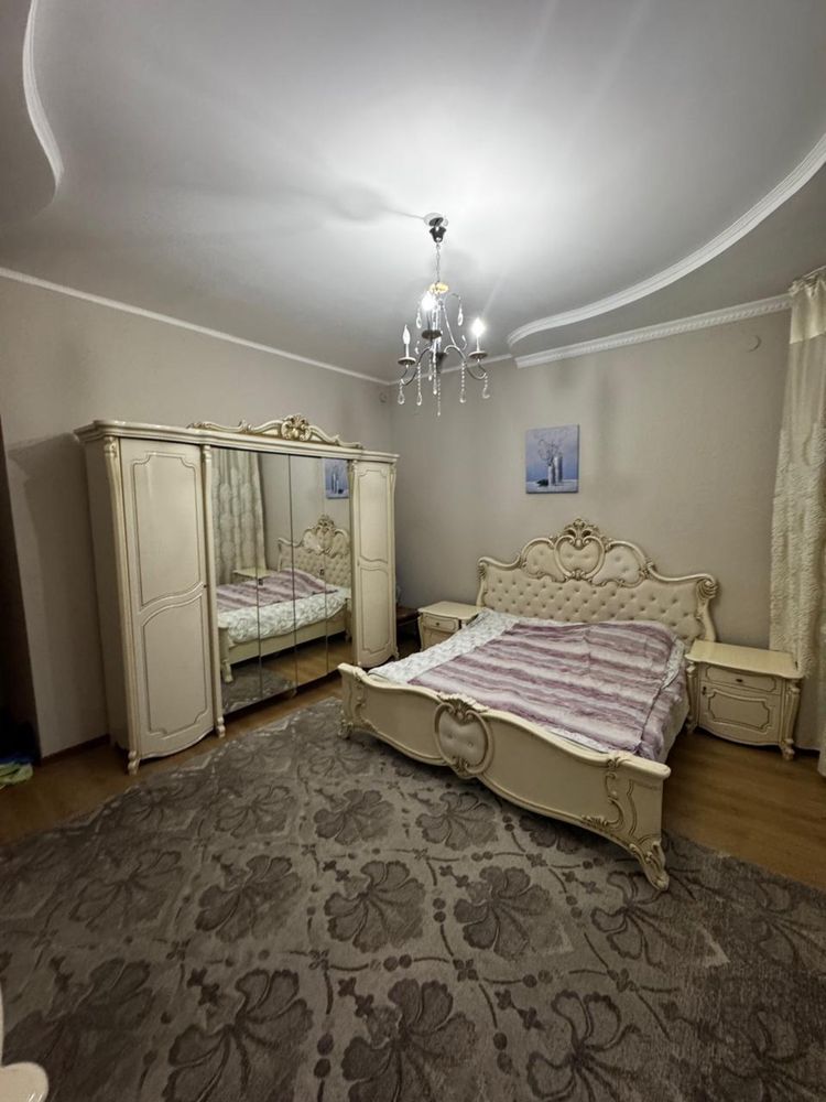 Сдается в аренду  двух этажный коттедж