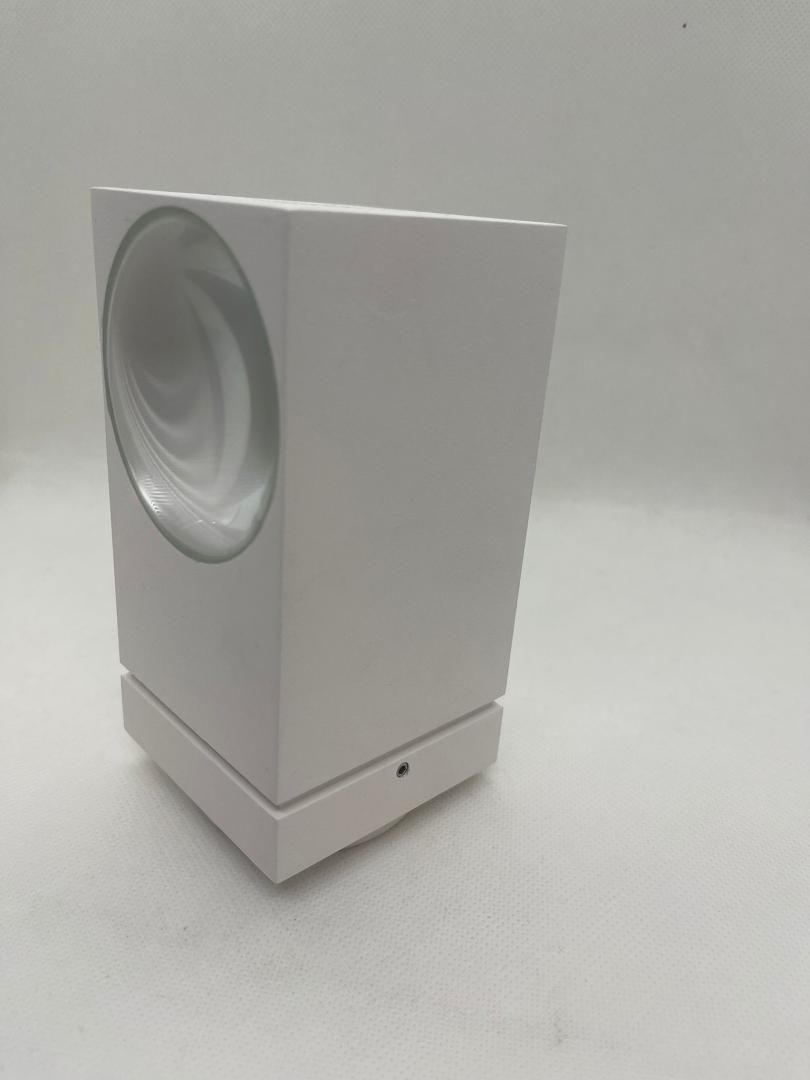 Lumina de perete exterior Como 9218-027-WH IP44  , Nou -A-