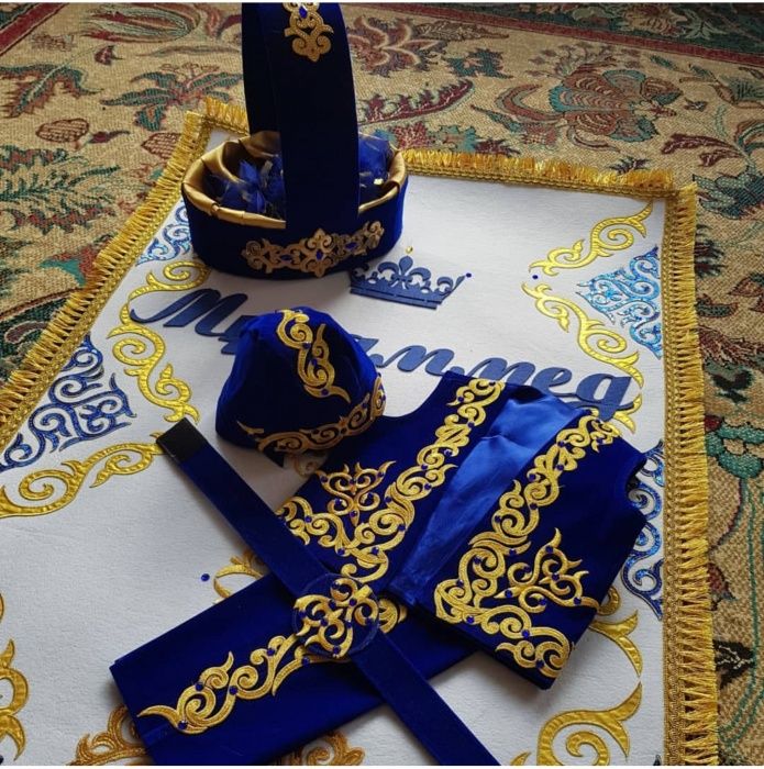 Тұсау кесу. Дорожка. Костюм национальный