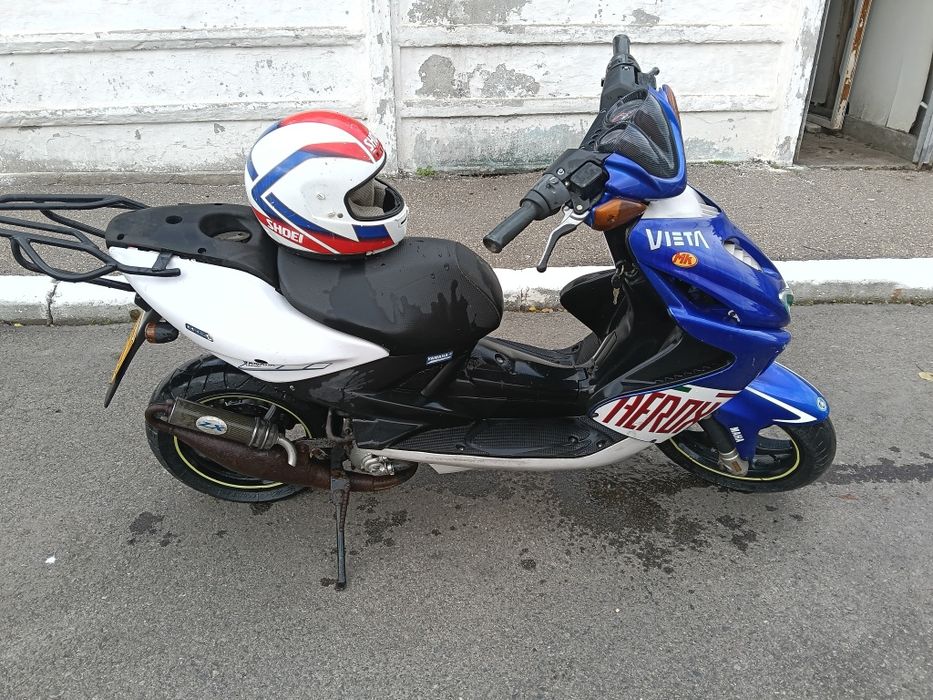 Vând scuter Yamaha Aerox înscris, functional