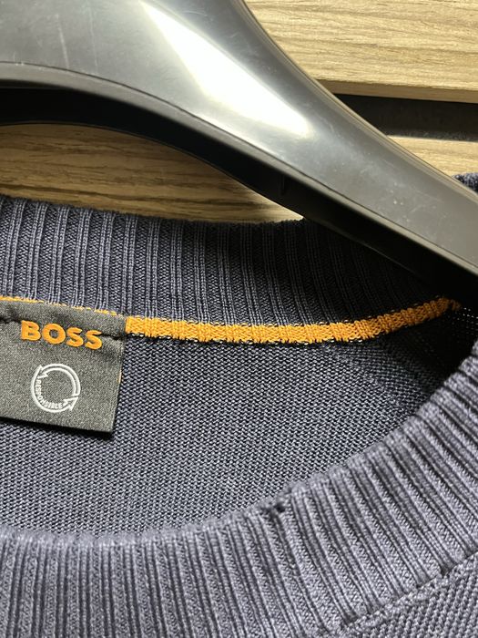 Hugo Boss : Konser Jumper - НОВ размер Л / Оригинал