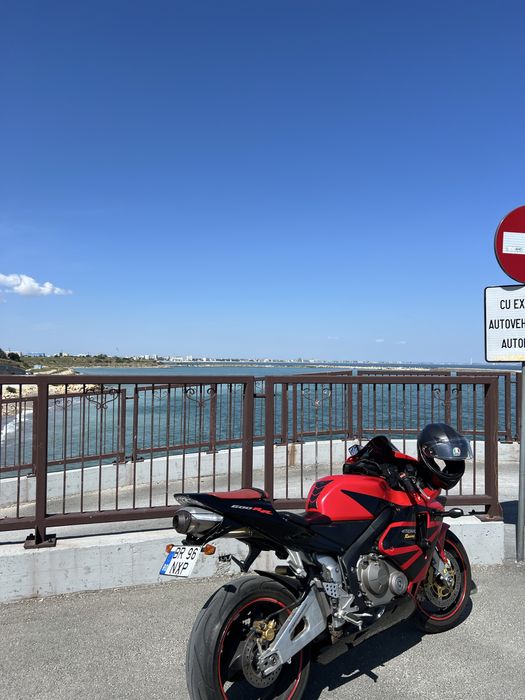 Honda CBR 600 RR pc37 an 2003