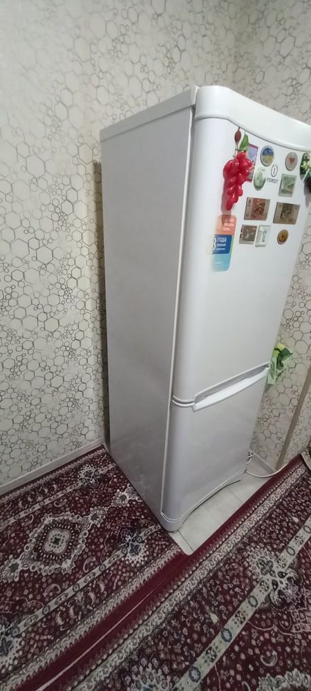 Холодильник Indesit