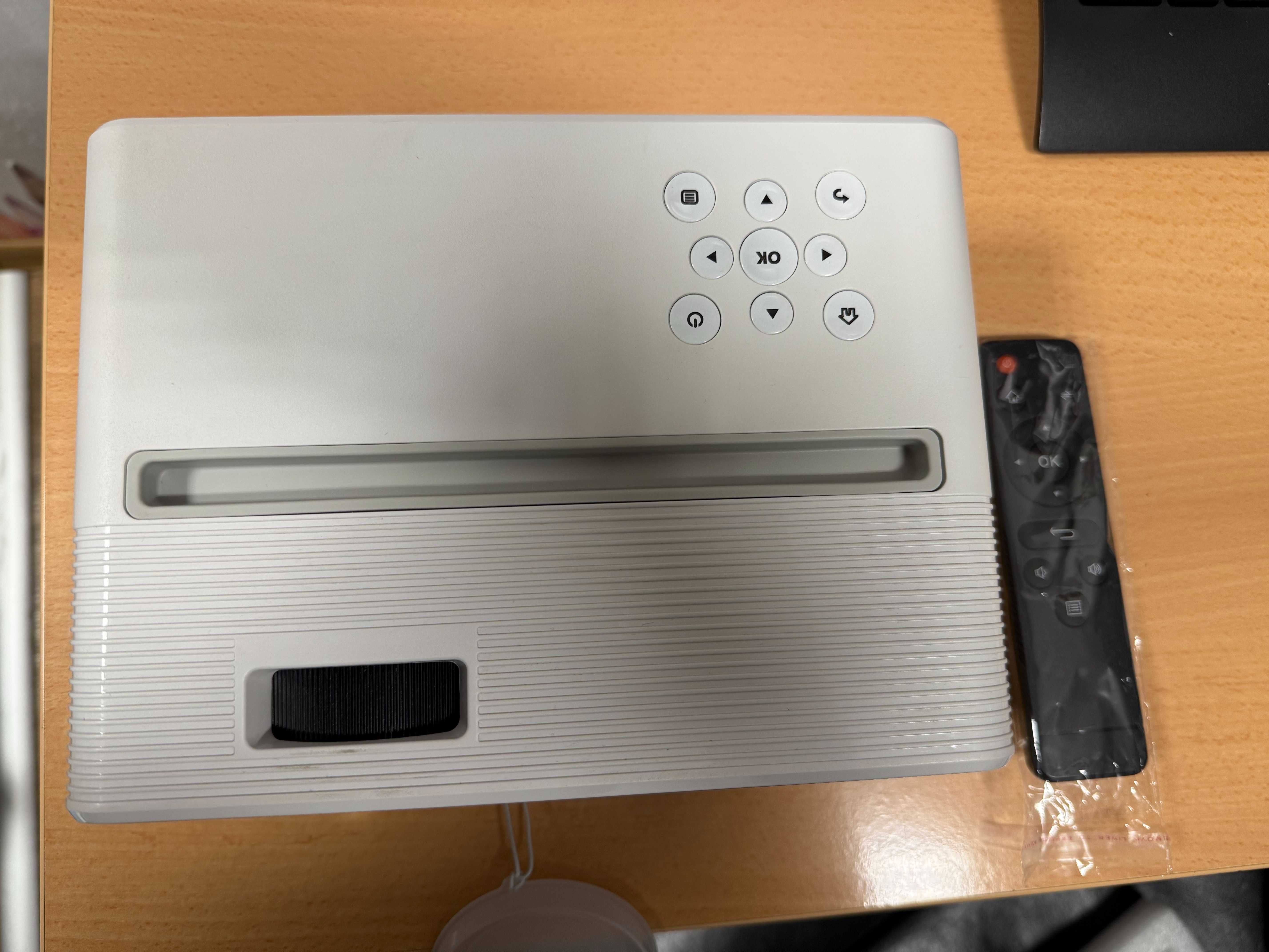 Проектор AOPEN QF12 LED Projector