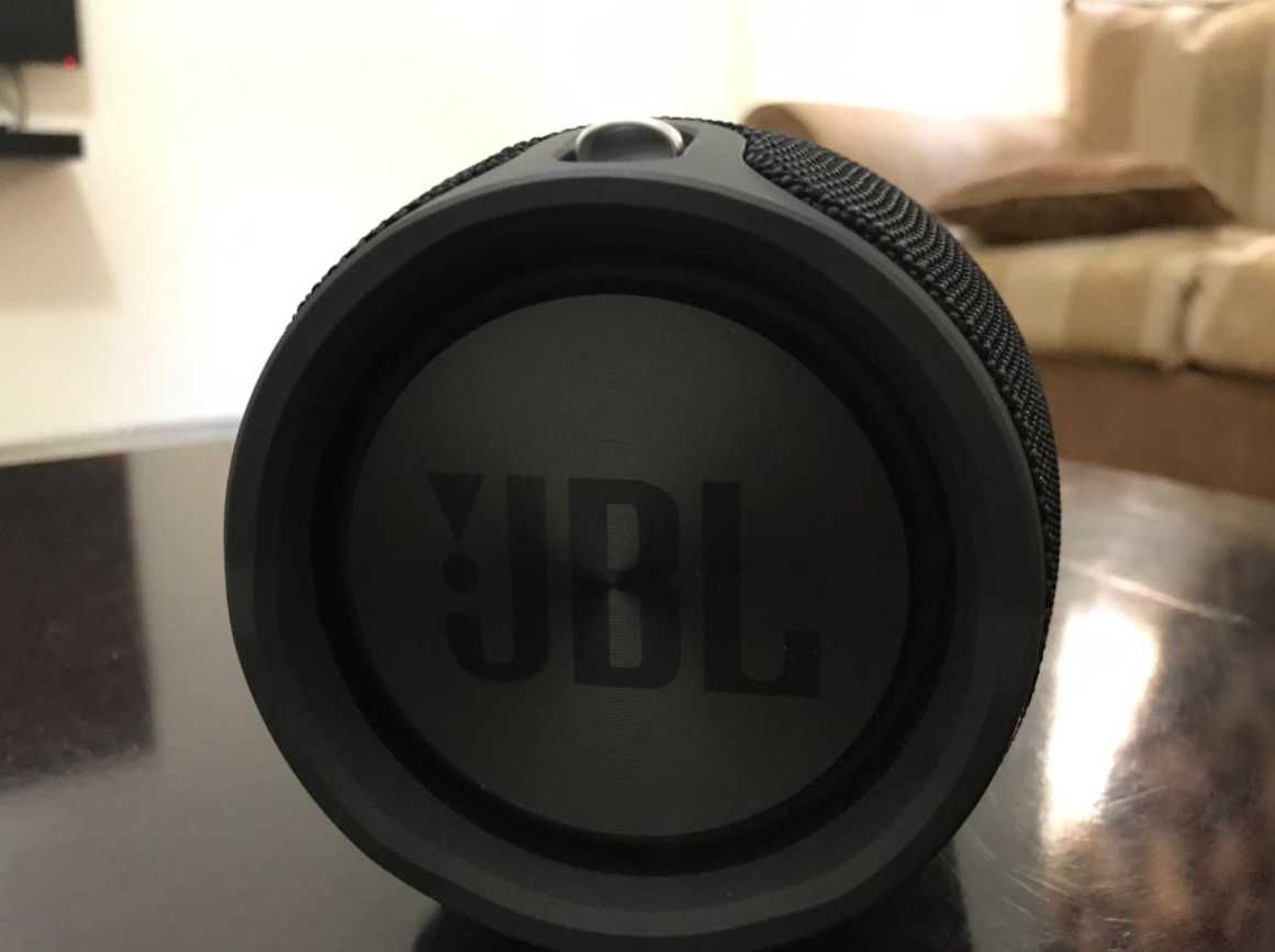 Портативная колонка с Bluetooth JBL Xtreme звукова честота 20000 Hz