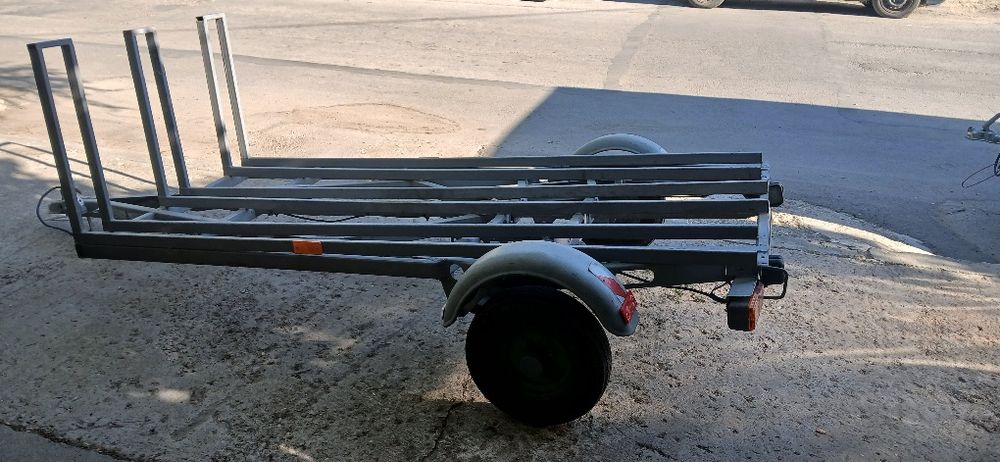 Продава се колесар за 3 мотора с преглед до юни 2026г. И платен данък