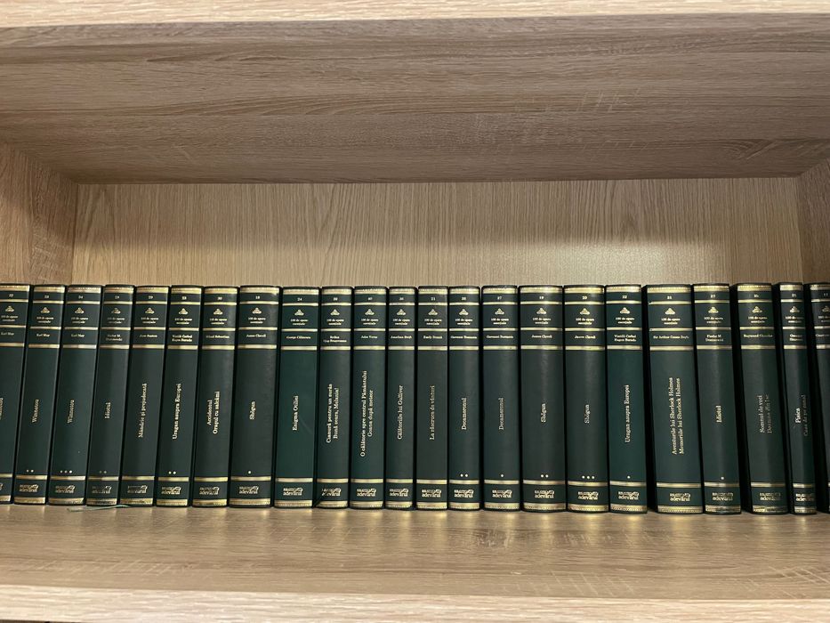 O colectie de 24 carti