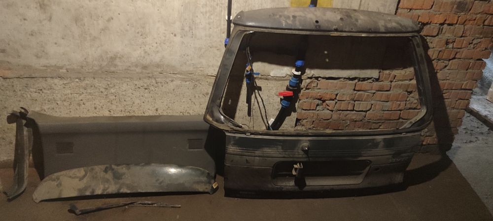 Задняя дверь, спойлер, пластик Mitsubishi RVR