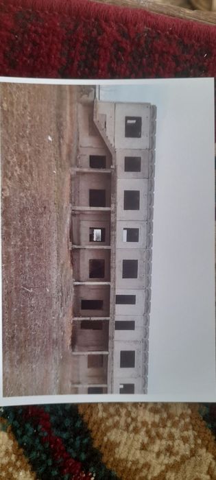 Нижилой сотилади Бекобод туманида 48 хонадан иборат 2 этажлик бино