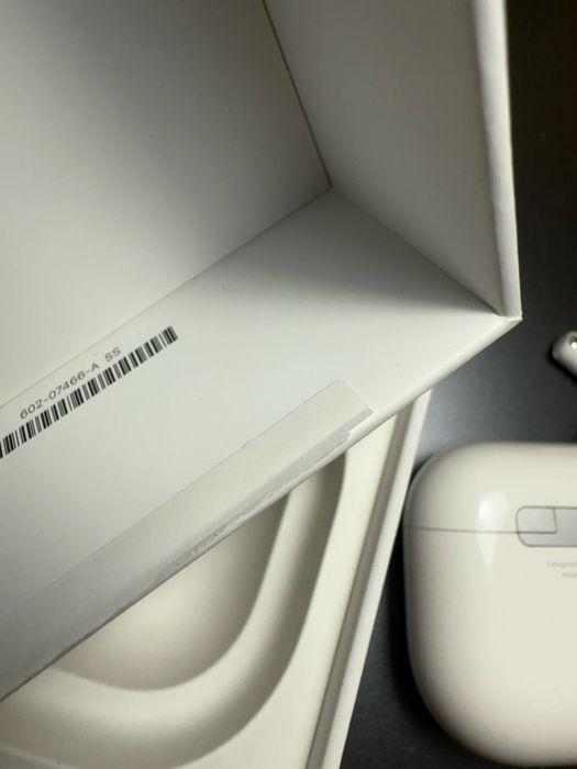 Airpods 4 Active Noise Cancellation