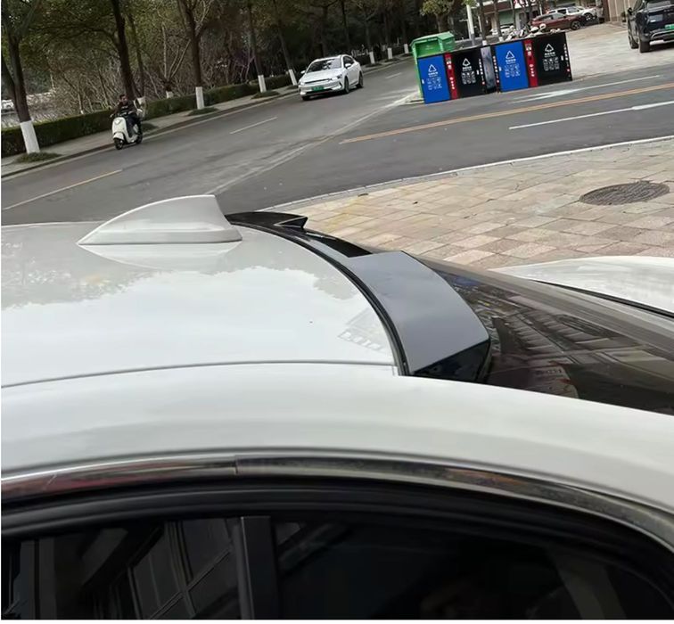 Eleron luneta M4 Style BMW Seria 3 F30 sedan(2011-2017) negru lucios