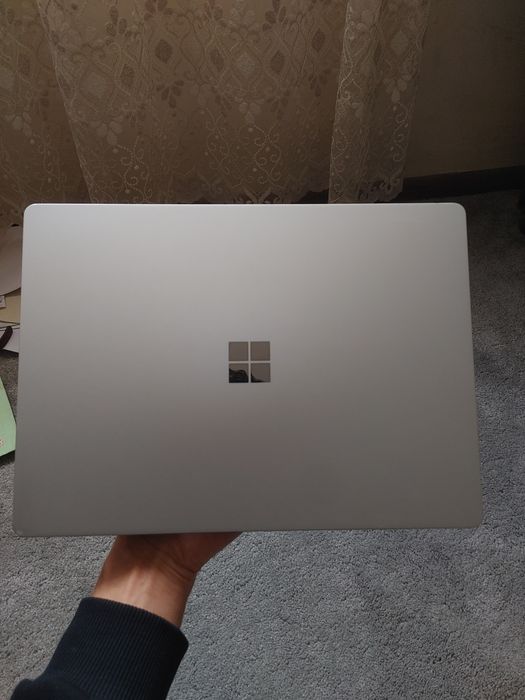 Microsoft surface laptop 2