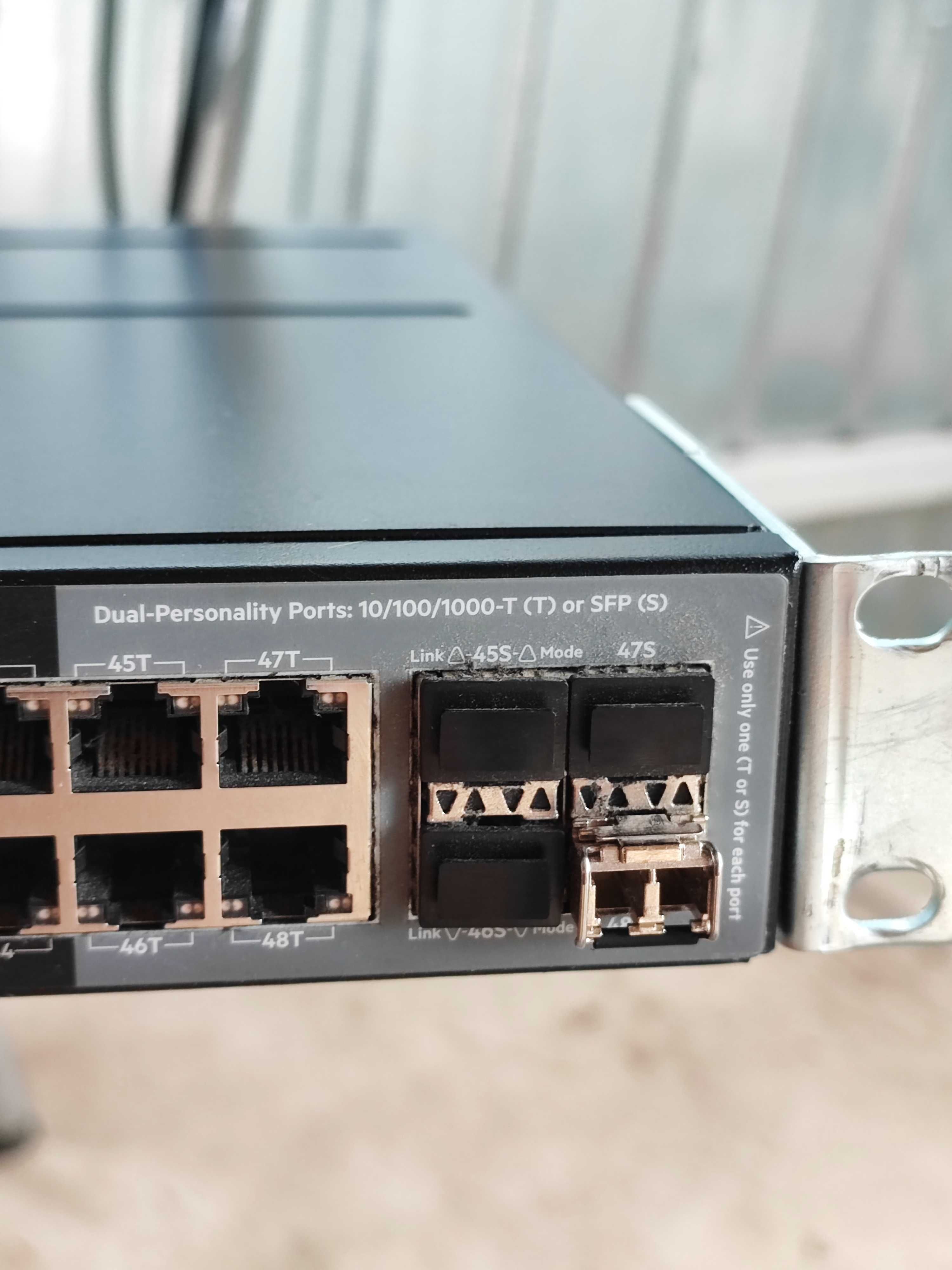 HP Aruba 2920-48G-POE+ Switch (J9729A)