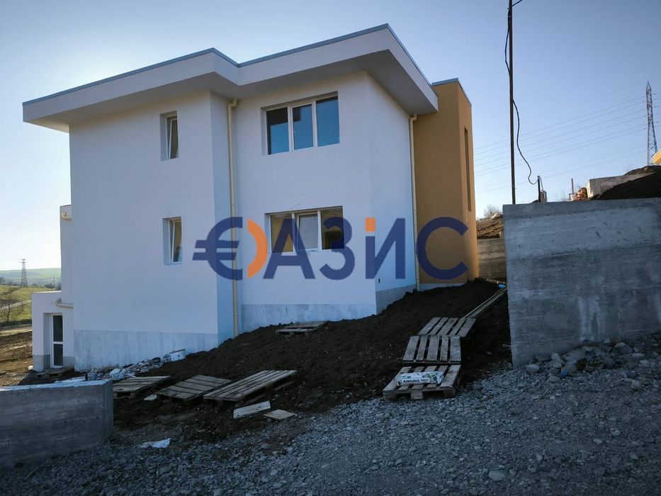 Нова двуетажна къща във вилно селище край Бургас, с. Черни Връх, 280