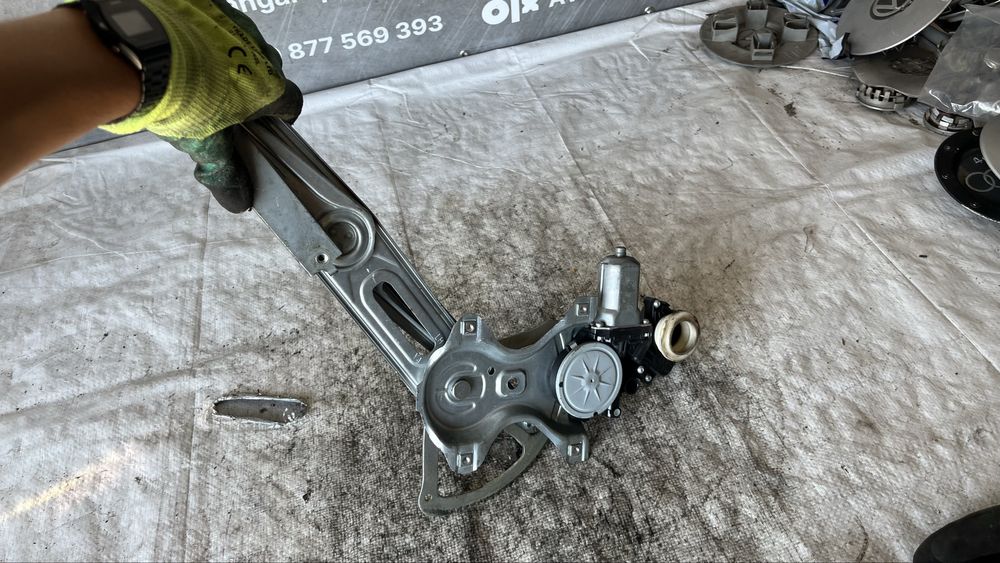 Toyota Yaris механизъм предно дясно стъкло