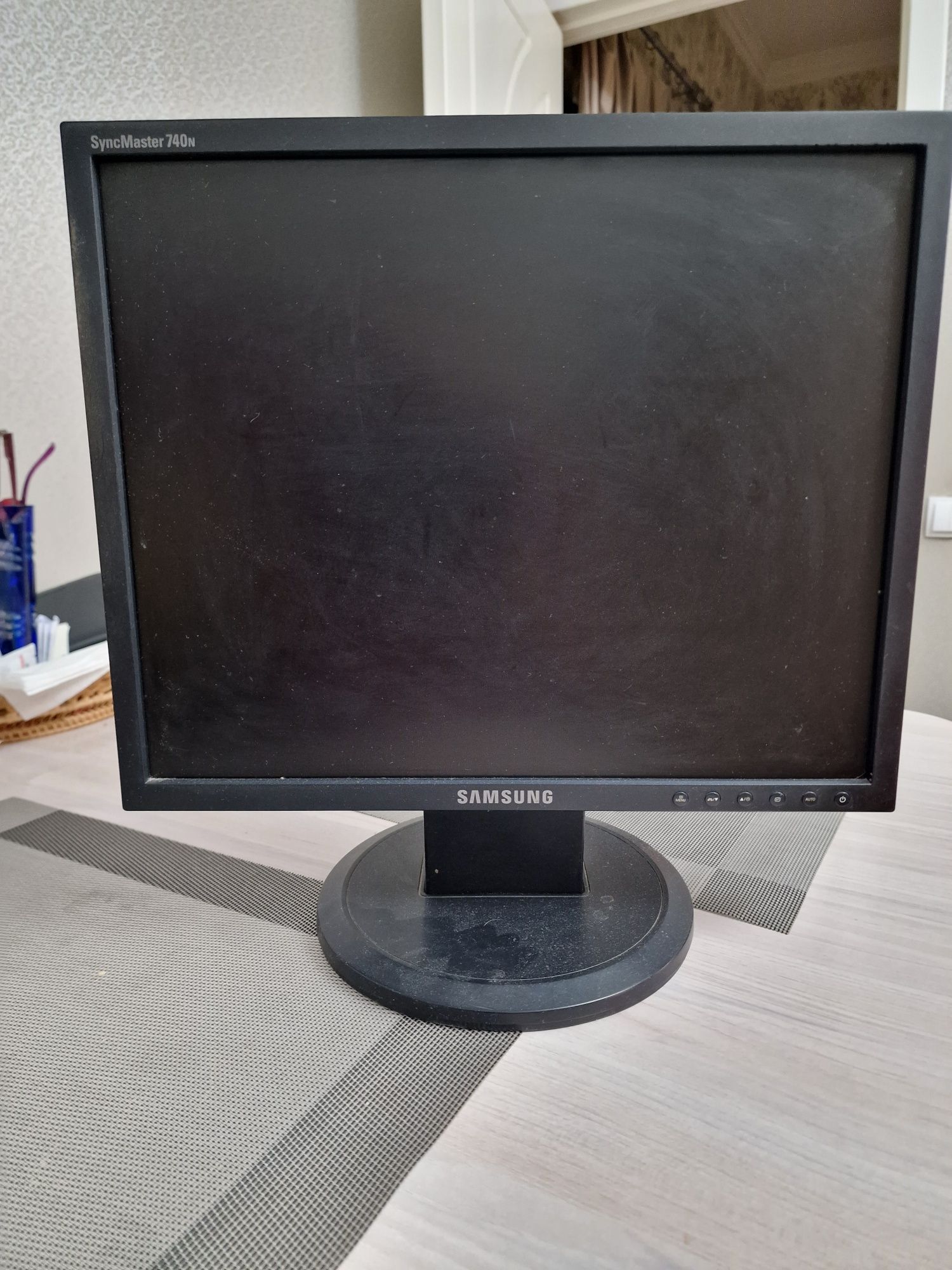 Монитор Samsung SyncMaster 740N