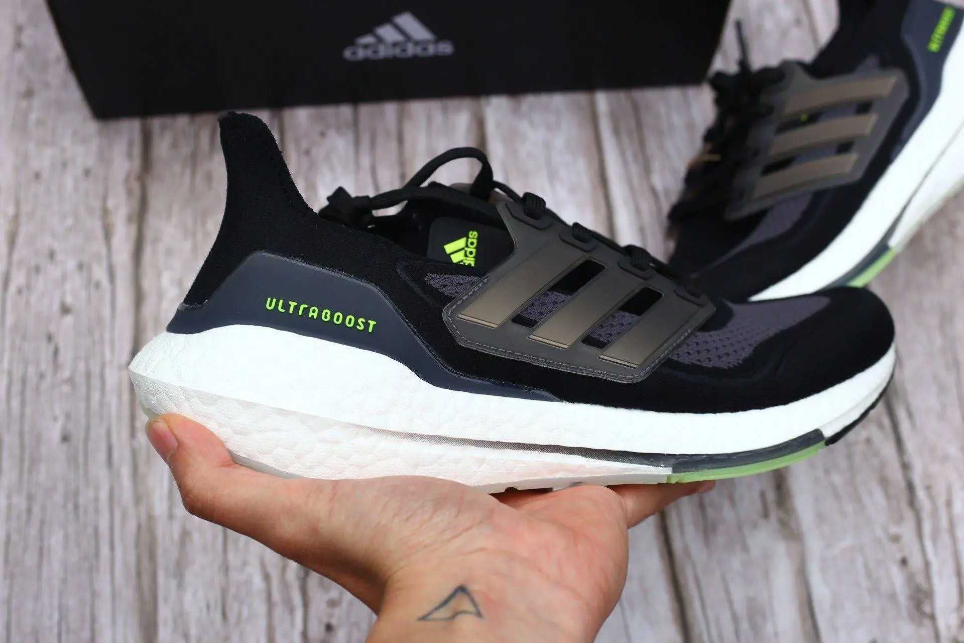 Оригинални маратонки * ADIDAS ULTRABOOST 21 * EU 42