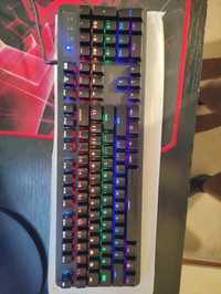 Vând tastatura gaming mecanica RGB.