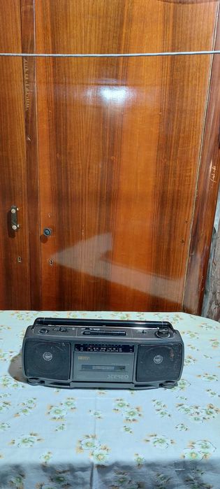 Vând radio și radiocasetofon