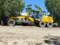 XCMG GR215 avtogreyderi sotiladi holati yaxshi narhi 450 mln kelishami