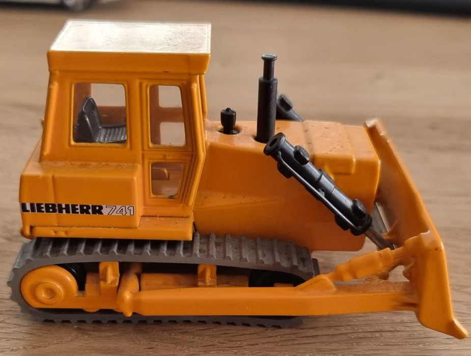 Se vinde machetă Buldozer liebherr siku