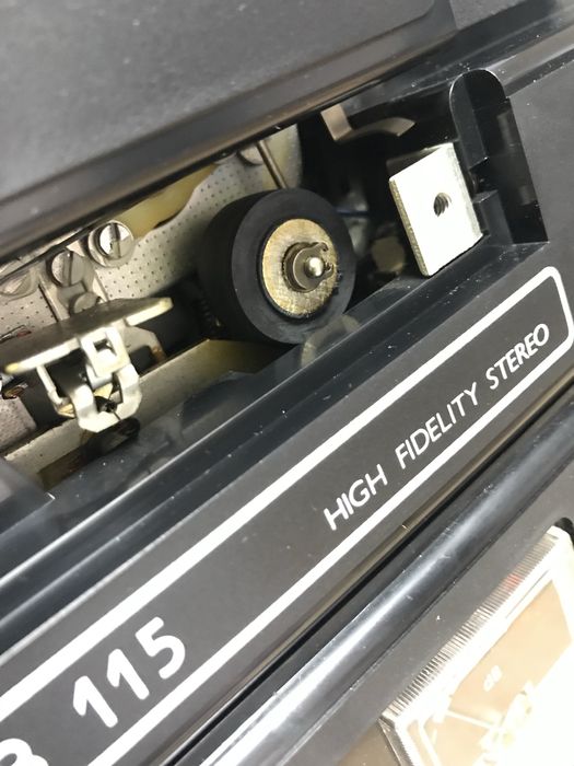 Magnetofon Tesla B115 in stare foarte buna cu ambalaj original