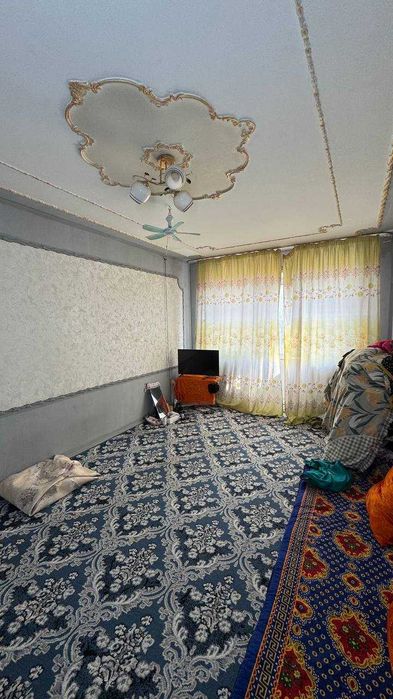 Калениский 13-мактаб 3 қаватда 1 хонали квартира сотилади.ID: 1461