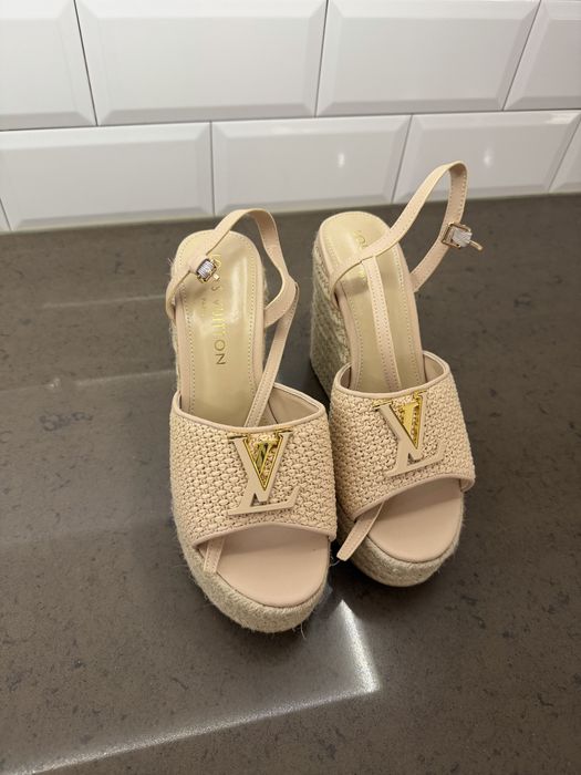 Нови сандали Louis Vuitton