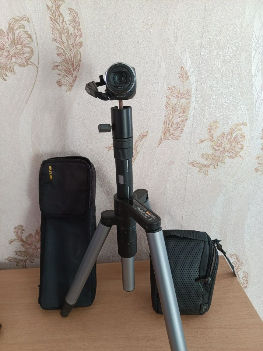 Видеокамера SONY Handycam