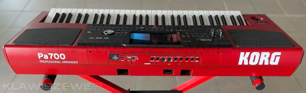 Korg Pa700 Red Edition