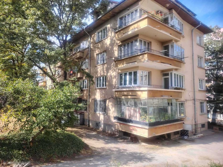 Тристаен апартамент в Лозенец