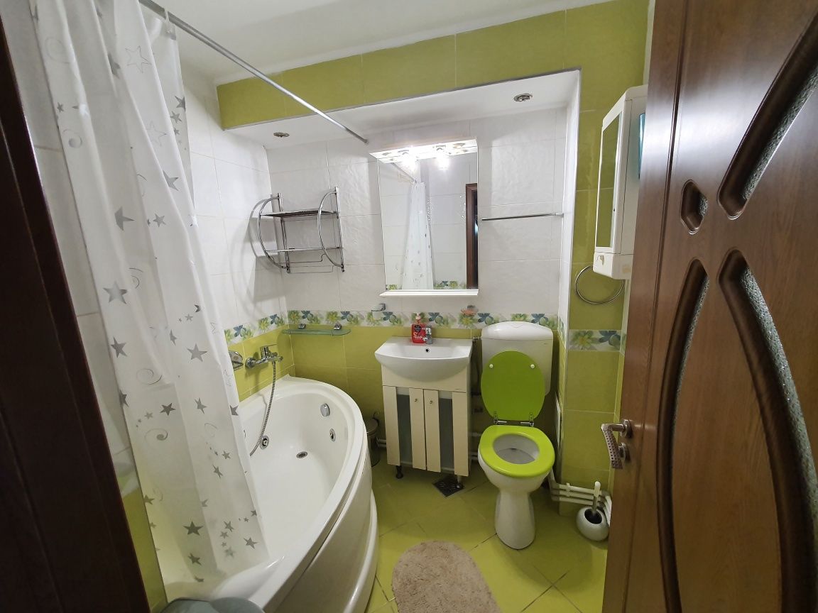 Închiriez apartament 3 camere Brazda