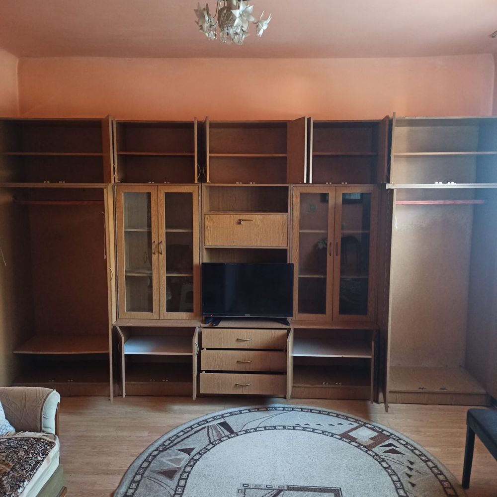 Vand mobila living