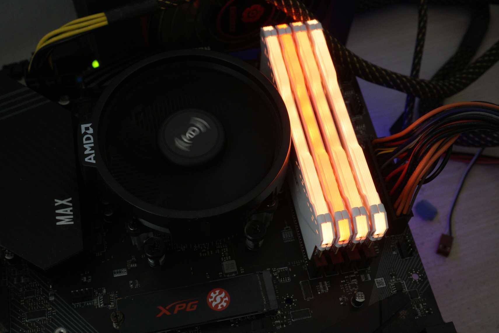 32GB(4x8) Corsair VENGEANCE RGB PRO (WHITE) DDR4 3600 cl18