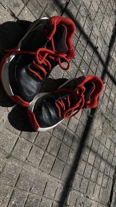 Nike Air Jordan Max Aura 3 / Black Red