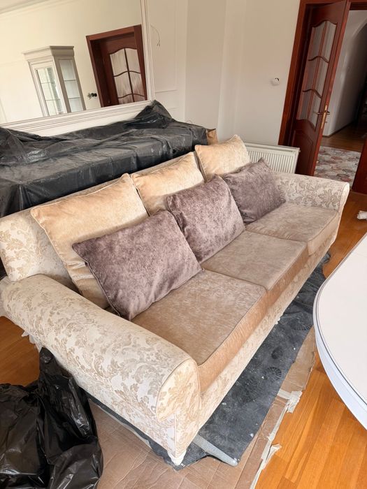 Canapea bej L:255 cm,Fotoliu L130cm .