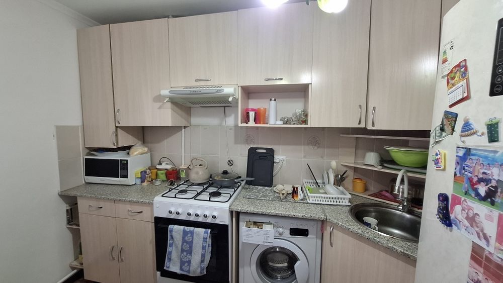 Продам кухонный гарнитур не дорого , самовывозом.