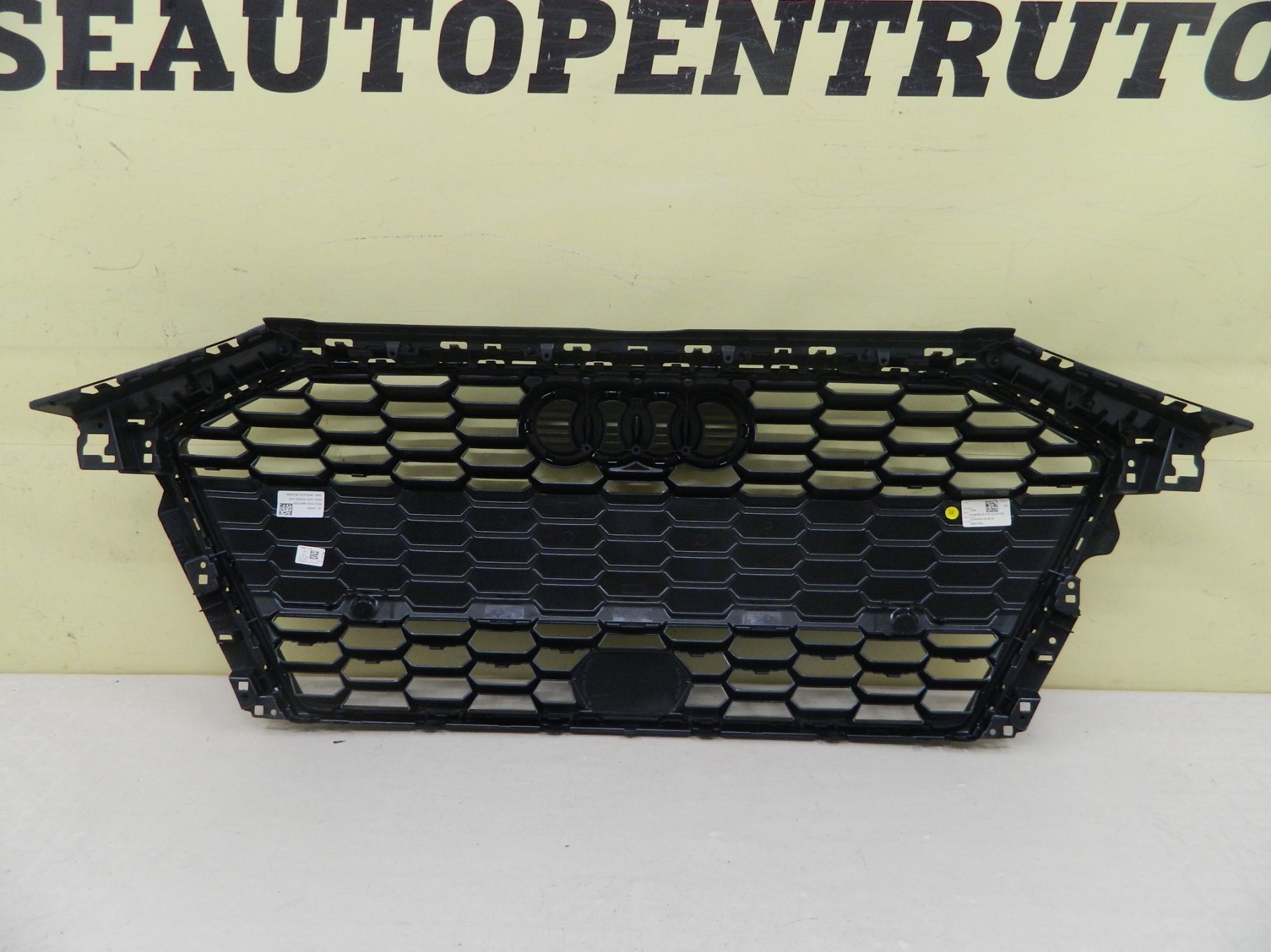 Grila radiator Audi A3 8Y  S-Line,2020, 2021, 2022, 2023, 2024, cod origine 8Y0853651B.