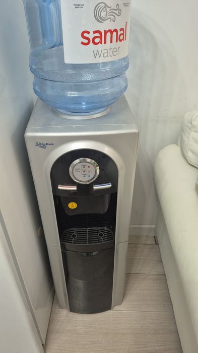 Кулер для воды Диспенсер