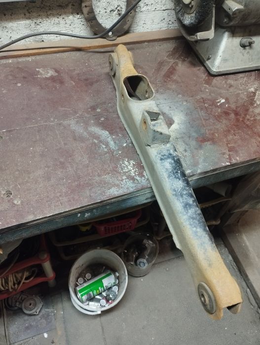 Рычаг задний правый