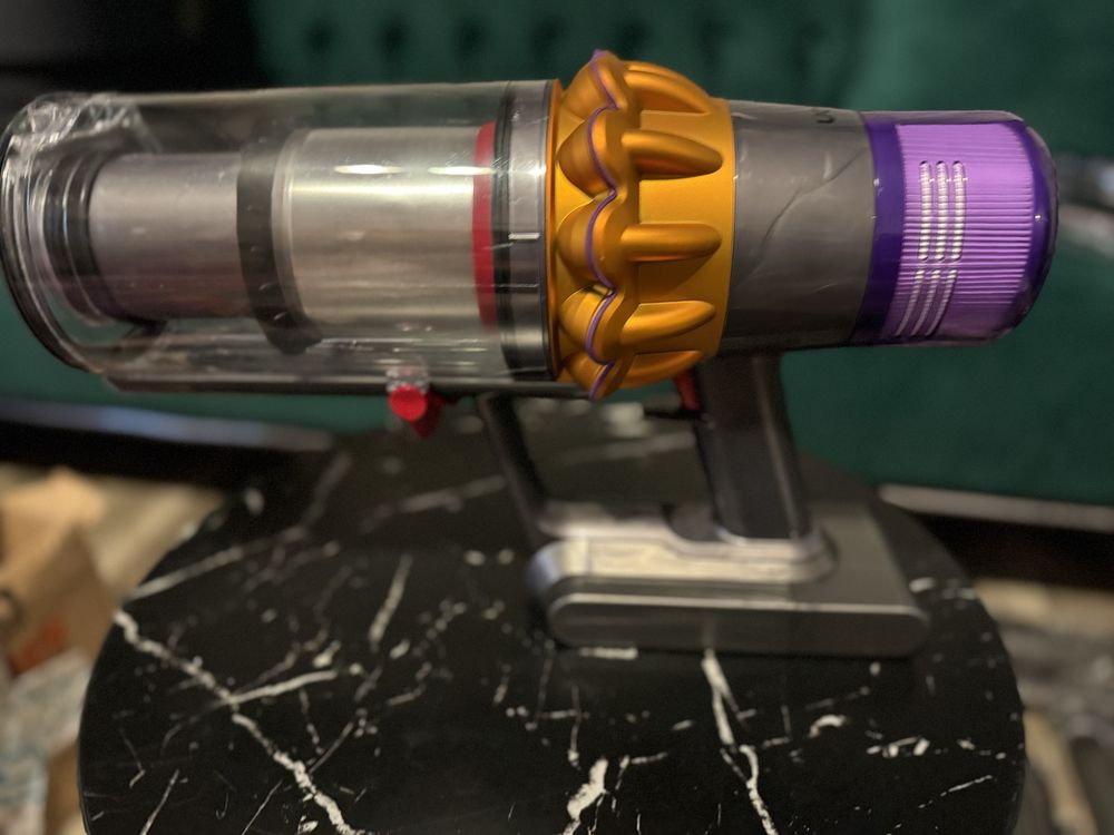Curatare profesionala aspiratoare Dyson