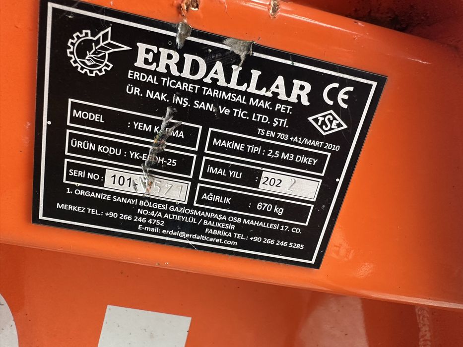 Remorca furajera 2.5mc