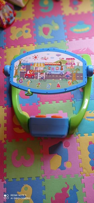 Кукли,плюшени играчки, активна  музикална гимнастика за бебе